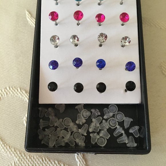 Tiny earrings - Assorted Synthetic stones 20 Pairs - Picture 3 of 4
